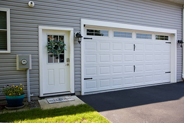 24/7 Emergency Garage Door Panel Replacement experts in Seaside, OR